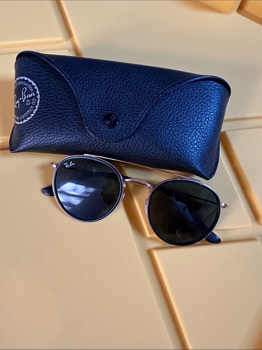 Ray-Ban Round Metal Sunglasses in Black and Gold-Tone